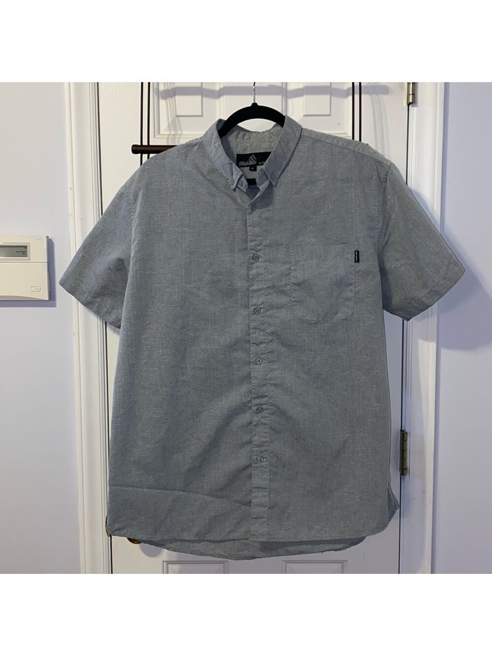 Men’s pre-owned Molokai Surf Co. short sleeve shirt, gray, sz. XL